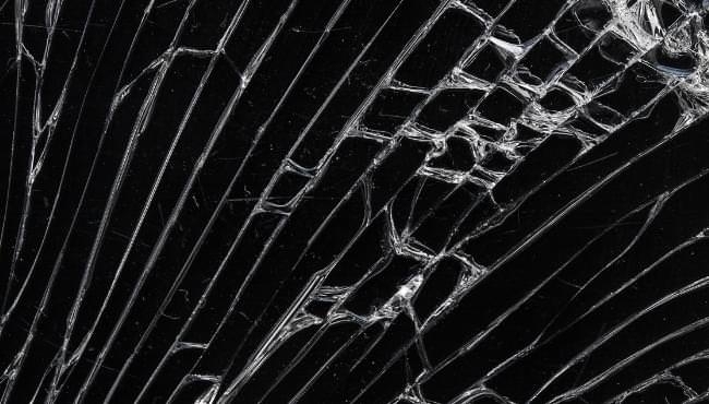 Protezione Efficace | Pellicola in Vetro Temperato per iPhone